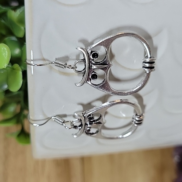 🔥LAST PAIR🔥 Owl Drop Earrings - Picture 5 of 6